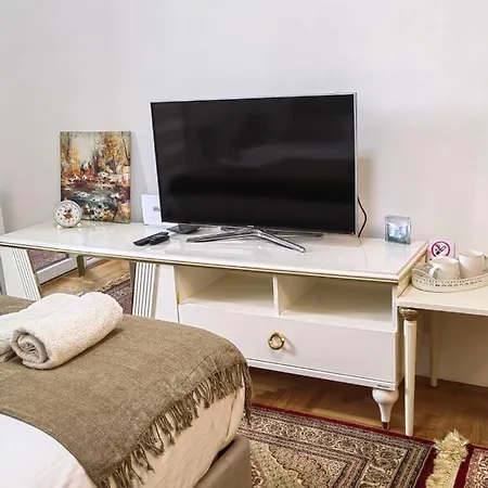 Apartment Lored